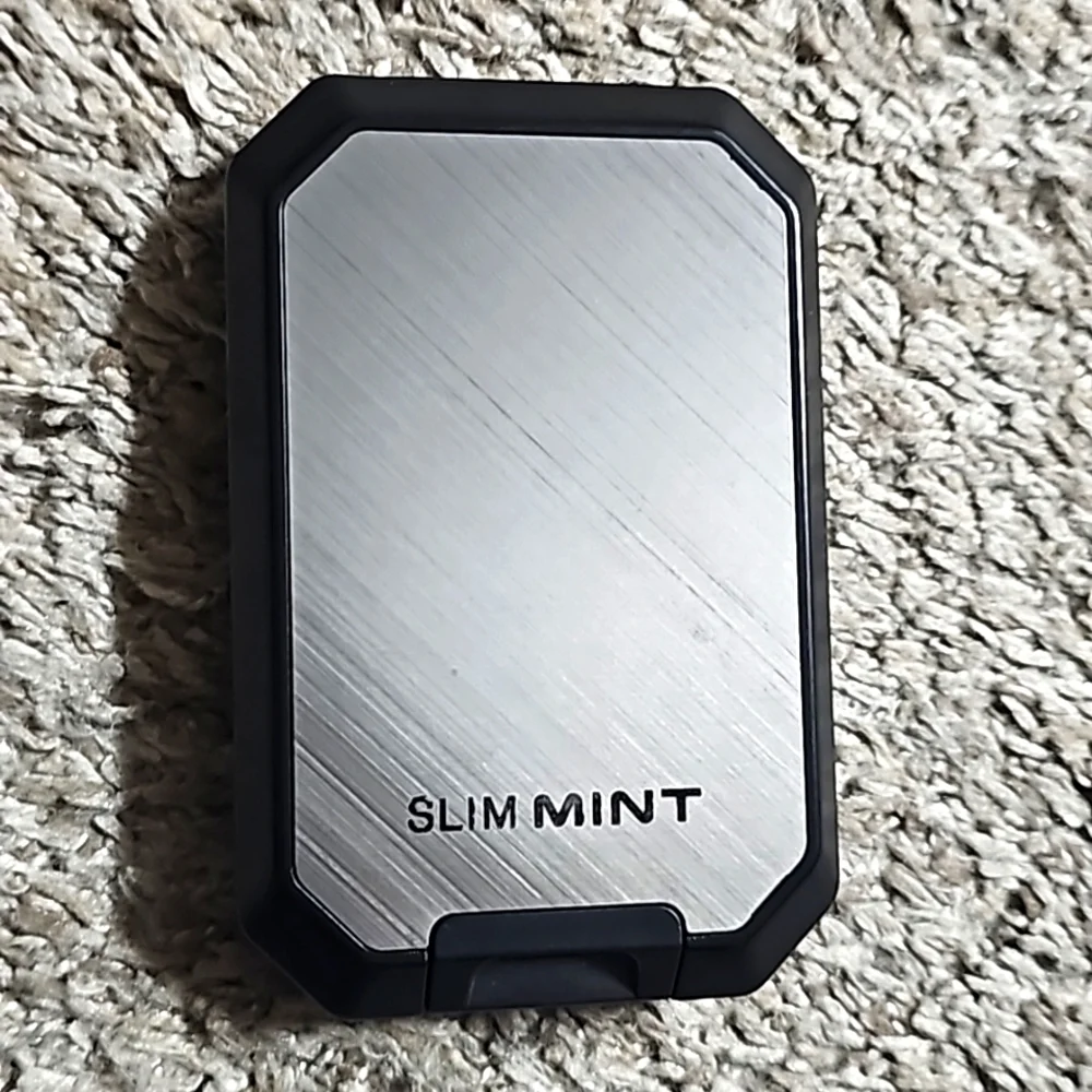Slim Mint Hard Case Wallet NEW‼️